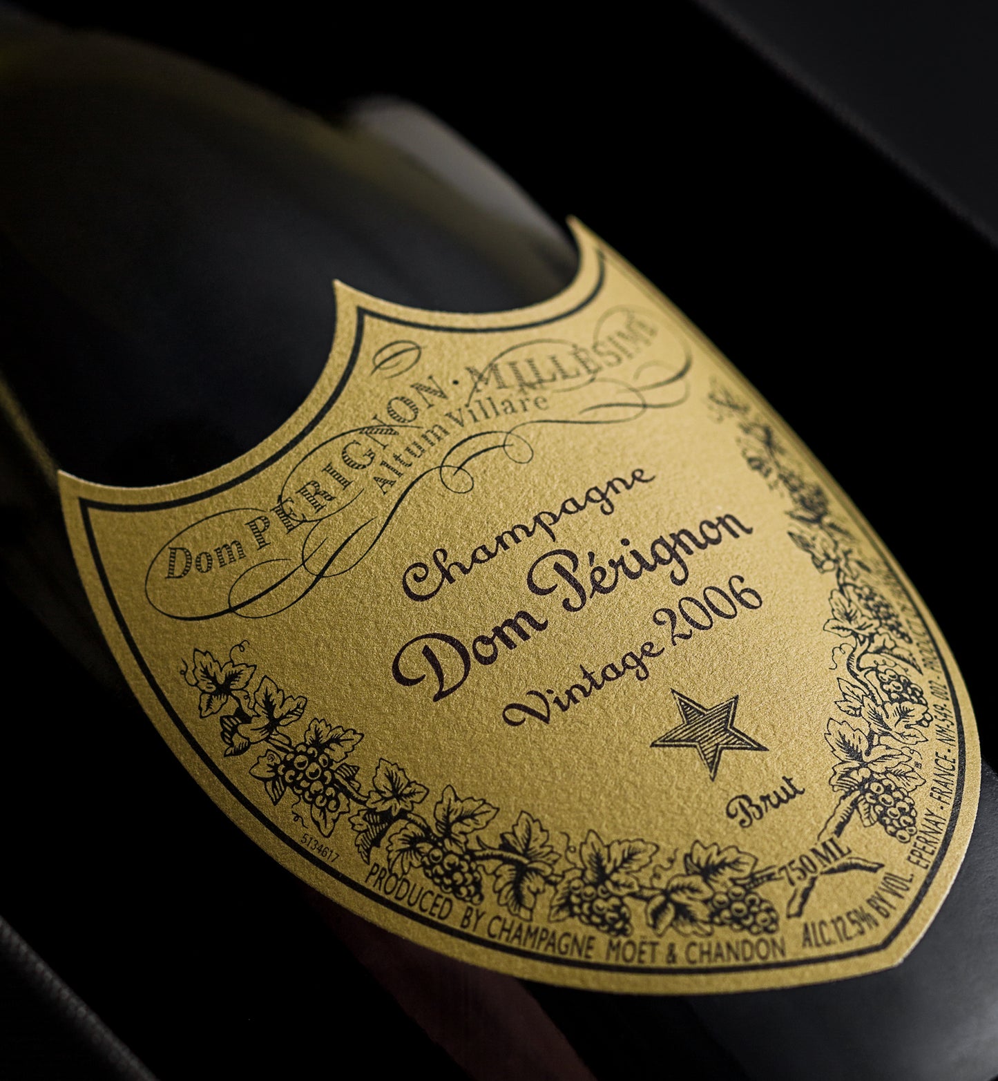Dom Pérignon Champagne Bottle