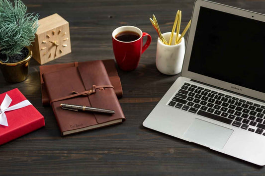 Top Holiday Gifts for Employees in 2025 to Show Appreciation