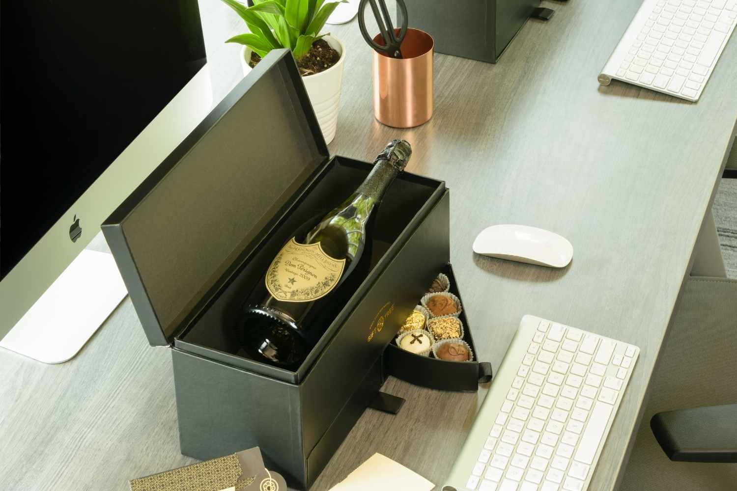 Why Corporate Gift Baskets Are Perfect for Holiday Gifting