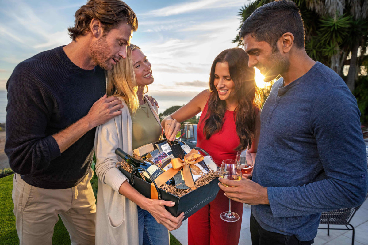 Gifts & Gift Baskets I Wine, Fruit, Gourmet, Champagne GiftTree