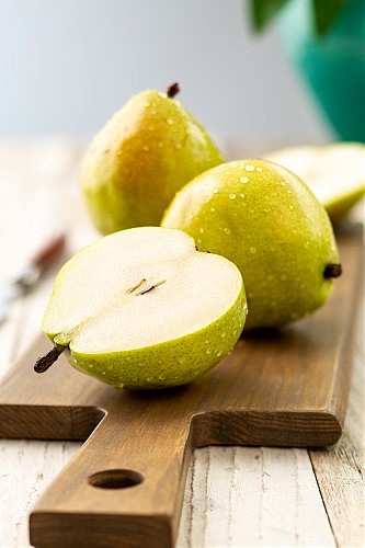 sliced pears
